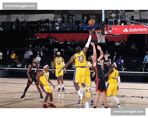 湖人对决热火实时比分牵动全场胜负悬念升级焦灼对抗引爆关注热议